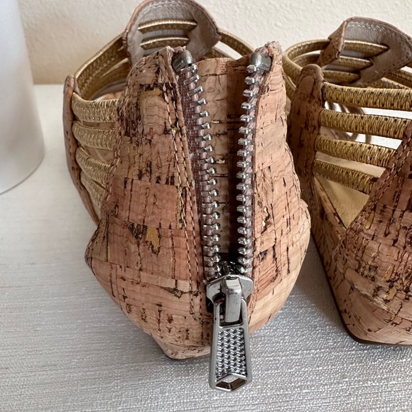 Donald J. Pliner Dexi Gold Cork Strappy Rear Zip Wedge Sandals Women’s 8M - Picture 10 of 15